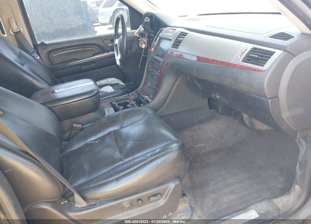 2008 CADILLAC ESCALADE STANDARD VIN: 1GYFK638X8R142477