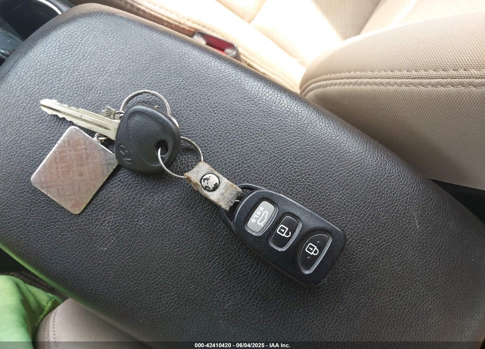 2012 HYUNDAI ELANTRA VIN: 5NPDH4AE1CH100062