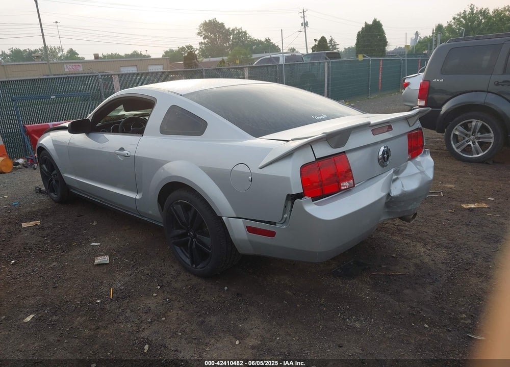 2008 FORD MUSTANG VIN: 1ZVHT80N685158231