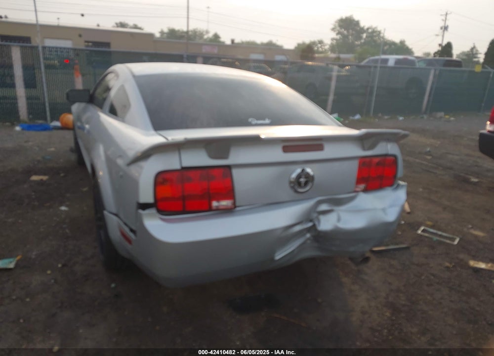 2008 FORD MUSTANG VIN: 1ZVHT80N685158231