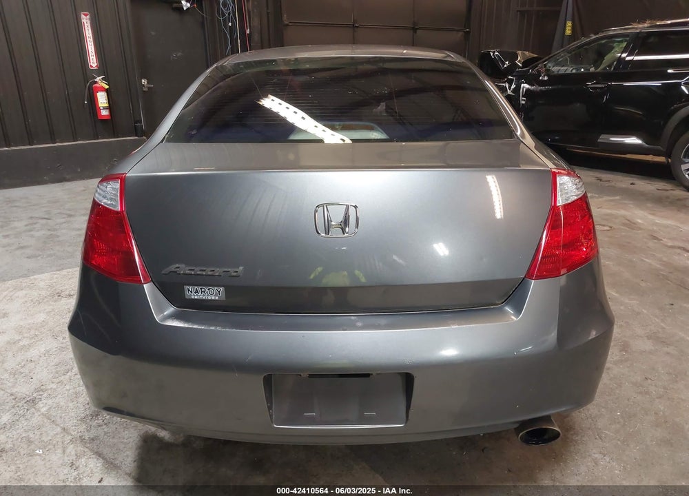 2010 HONDA ACCORD VIN: 1HGCS1B70AA016879