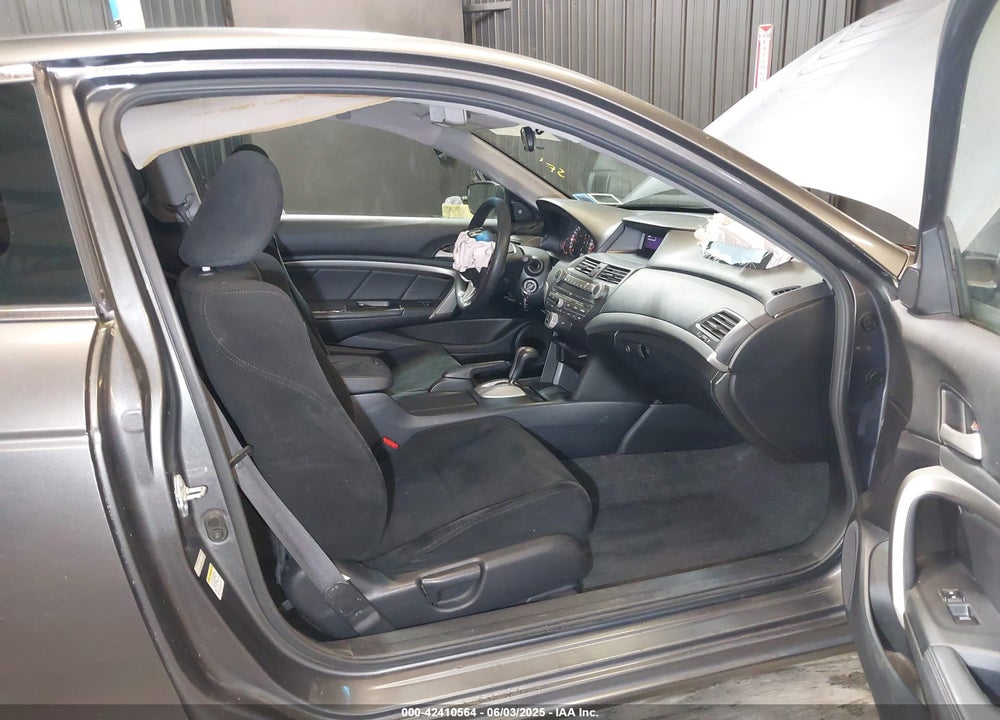 2010 HONDA ACCORD VIN: 1HGCS1B70AA016879