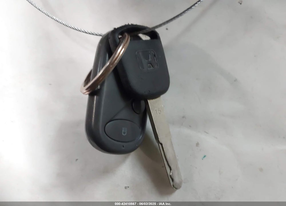 2005 HONDA CIVIC LX VIN: 1HGEM22525L080486