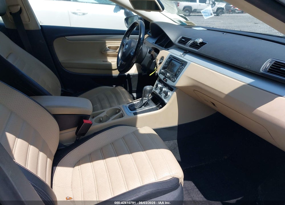 2015 VOLKSWAGEN CC VIN: WVWBP7AN2FE828585