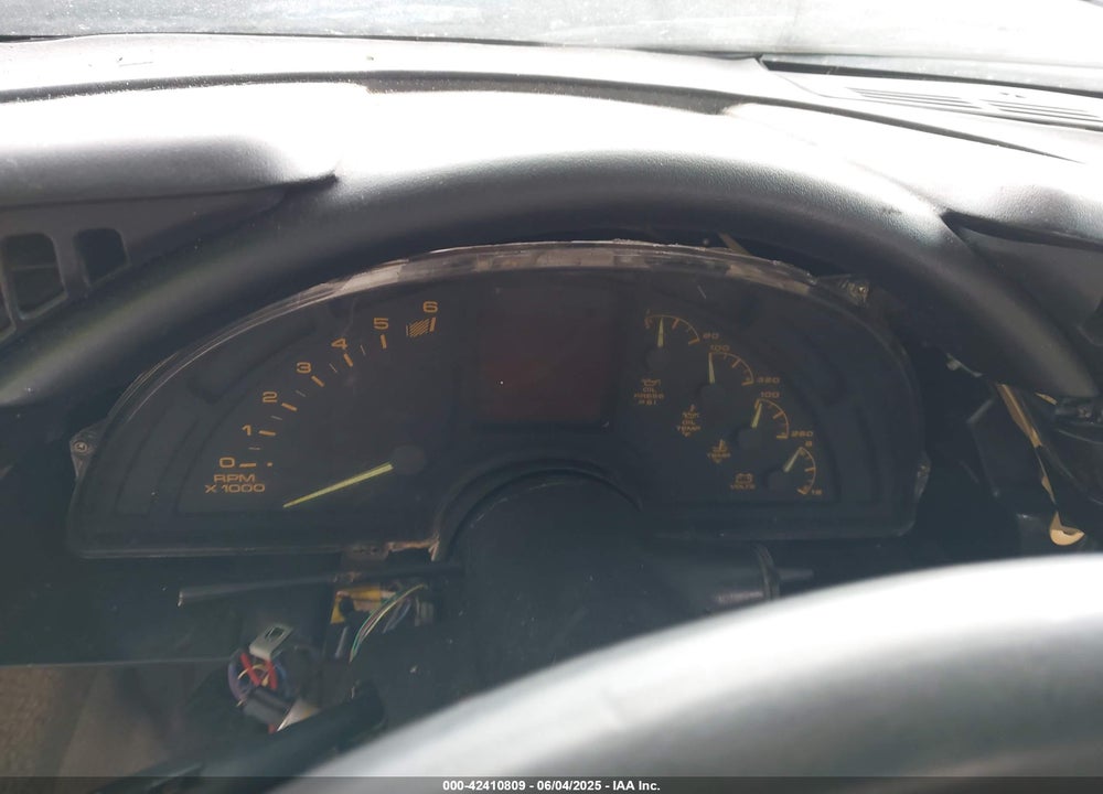 1993 CHEVROLET CORVETTE VIN: 1G1YY33P2P5105165