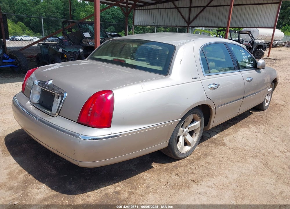 2000 LINCOLN TOWN CAR EXECUTIVE VIN: 1LNHM81W4YY887510