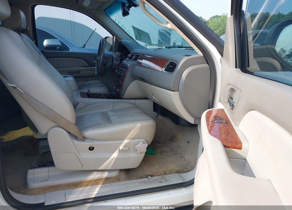 2008 CHEVROLET TAHOE LT VIN: 1GNFC13068R119950