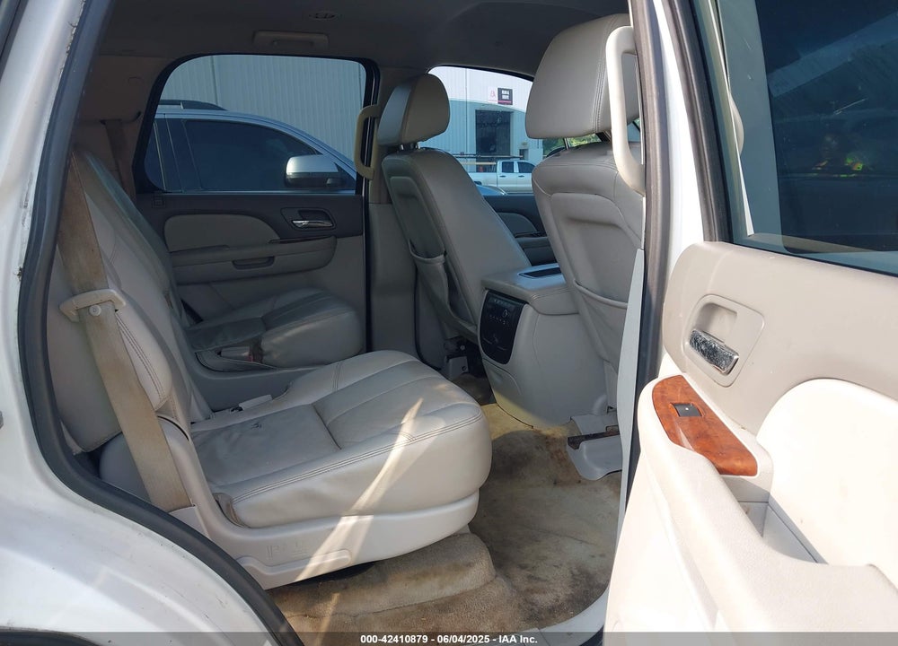 2008 CHEVROLET TAHOE LT VIN: 1GNFC13068R119950