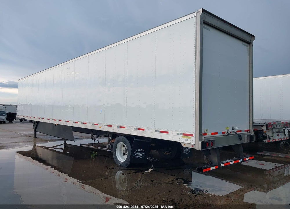 2023 UTILITY TRAILER MFG UNKNOWN VIN: 1UYVS253XP7913902