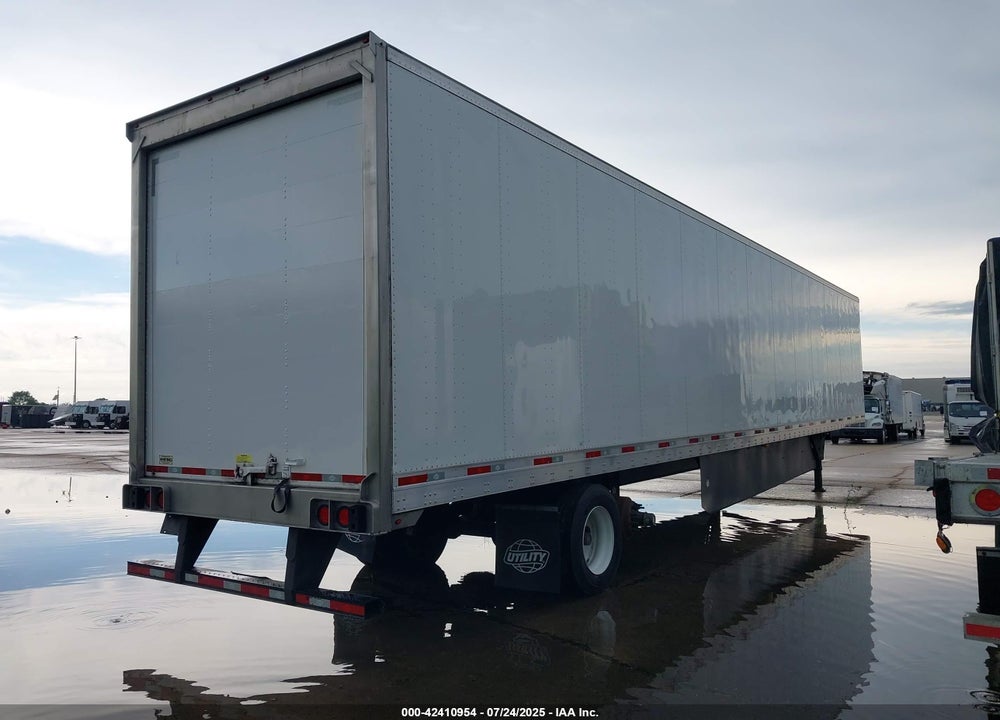 2023 UTILITY TRAILER MFG UNKNOWN VIN: 1UYVS253XP7913902