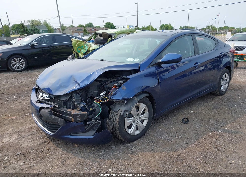 2016 HYUNDAI ELANTRA VIN: 5NPDH4AE5GH749627