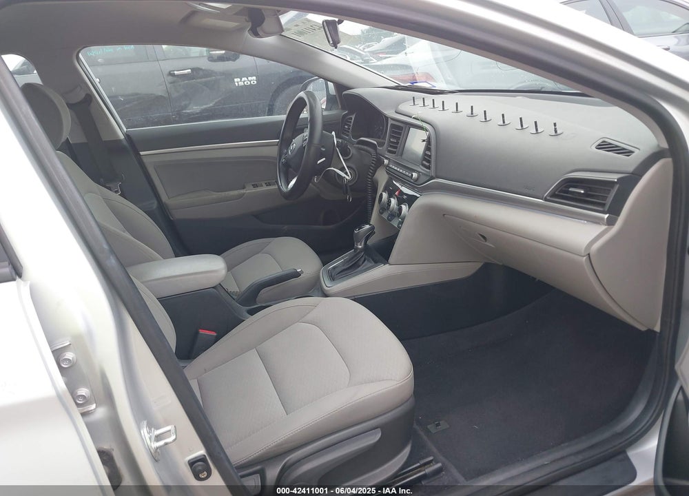 2019 HYUNDAI ELANTRA VIN: KMHD84LFXKU769288