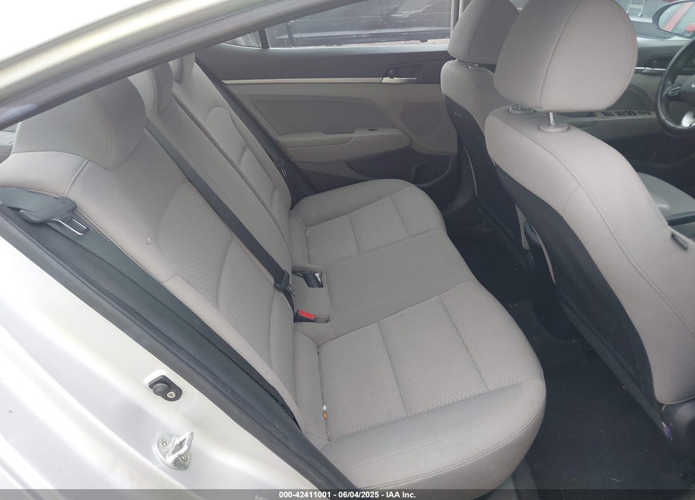 2019 HYUNDAI ELANTRA VIN: KMHD84LFXKU769288