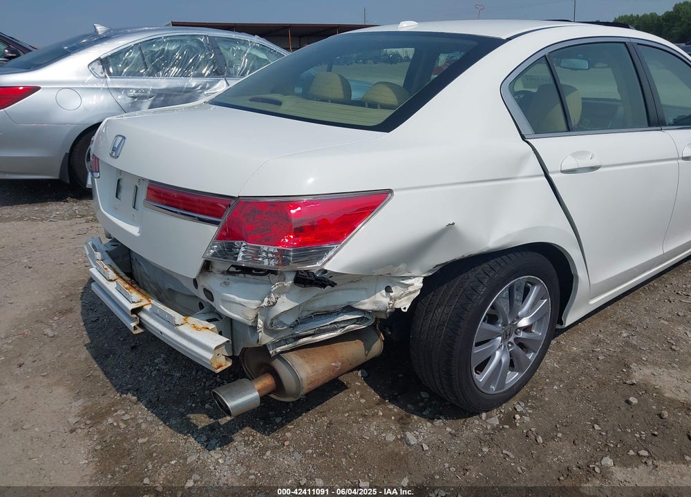 2011 HONDA ACCORD 2.4 EX-L VIN: 1HGCP2F80BA057685