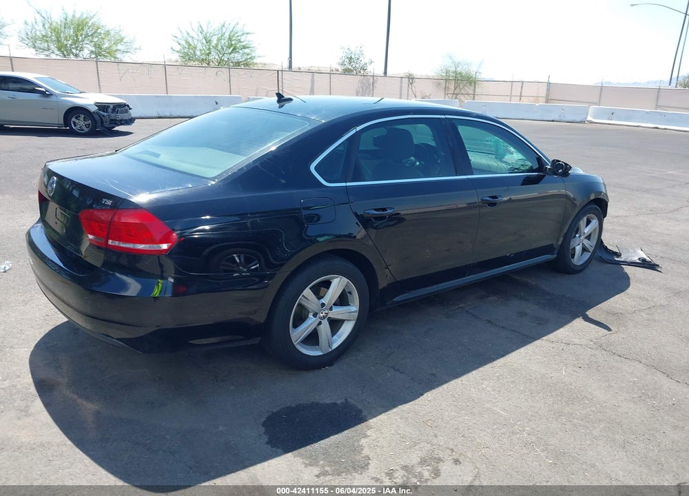 2015 VOLKSWAGEN PASSAT VIN: 1VWAT7A30FC094544