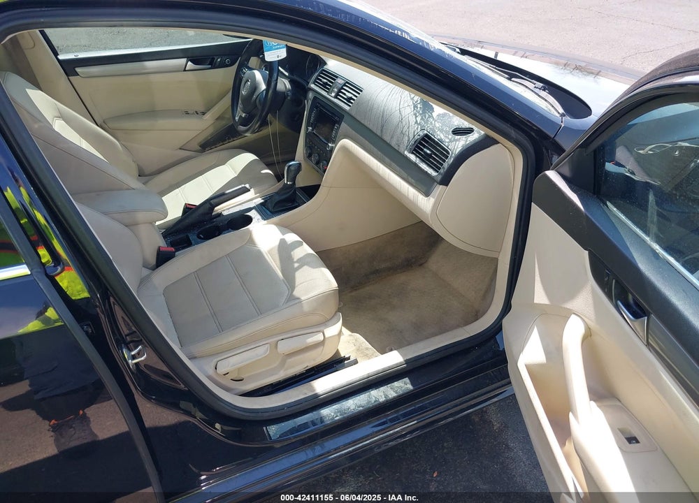 2015 VOLKSWAGEN PASSAT VIN: 1VWAT7A30FC094544