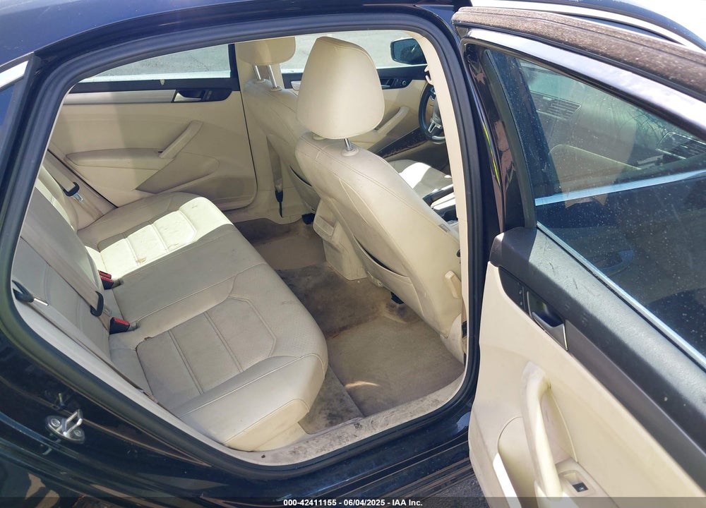 2015 VOLKSWAGEN PASSAT VIN: 1VWAT7A30FC094544