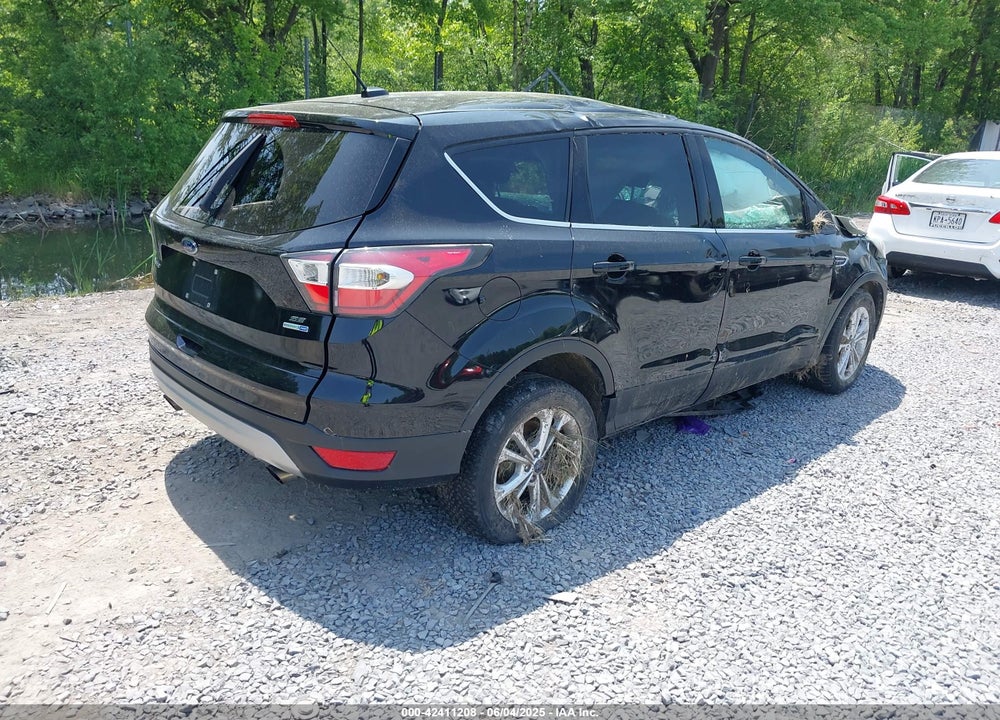 2017 FORD ESCAPE SE VIN: 1FMCU9G90HUB04837