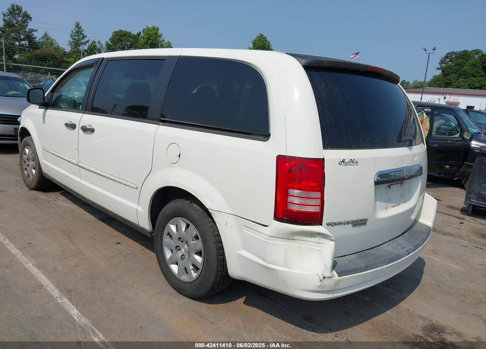 2008 CHRYSLER TOWN & COUNTRY LX VIN: 2A8HR44H68R748665