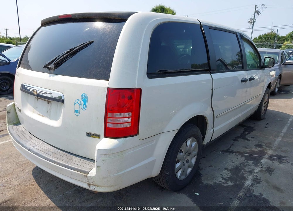 2008 CHRYSLER TOWN & COUNTRY LX VIN: 2A8HR44H68R748665