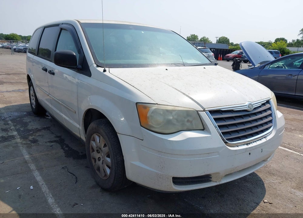 2008 CHRYSLER TOWN & COUNTRY LX VIN: 2A8HR44H68R748665