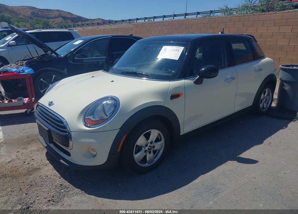 2016 MINI COOPER VIN: WMWXU1C56G2D10605