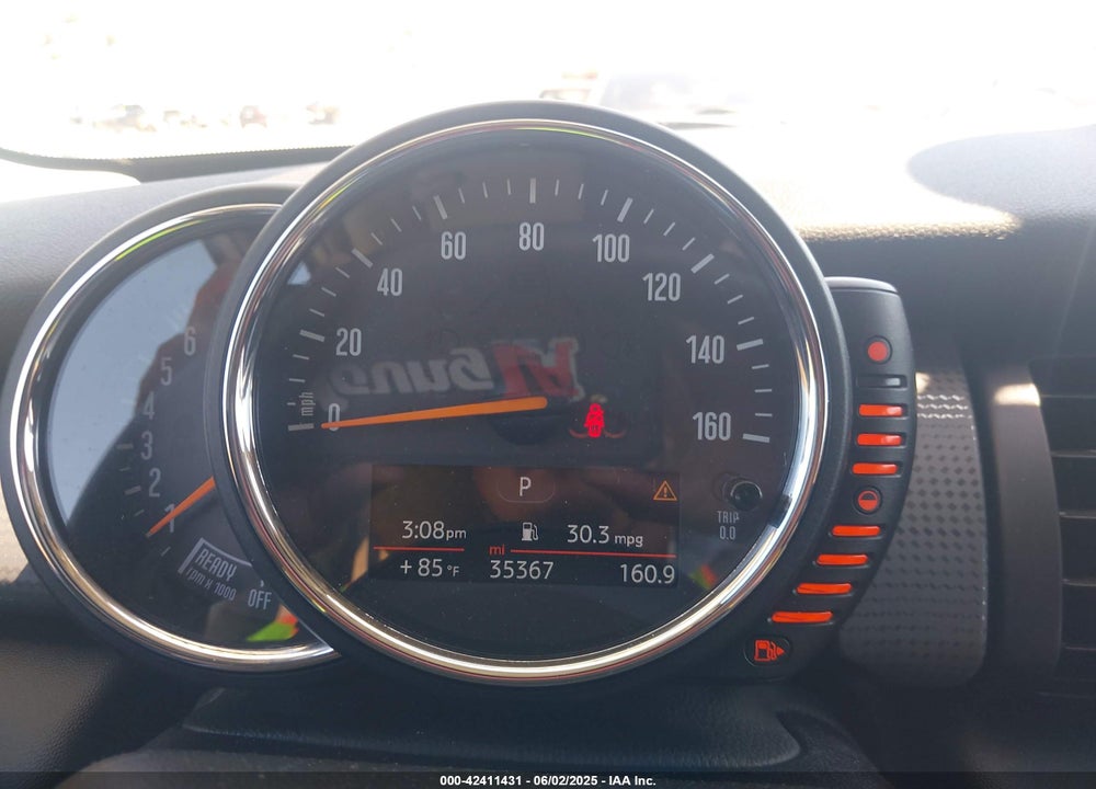 2016 MINI COOPER VIN: WMWXU1C56G2D10605