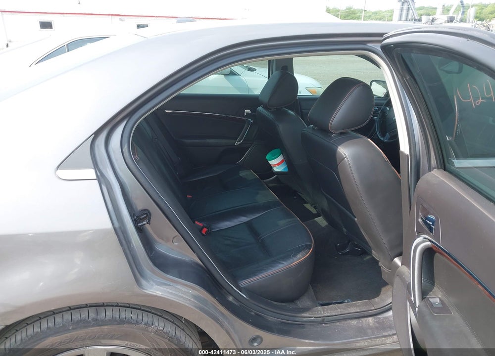 2011 LINCOLN MKZ VIN: 3LNHL2GC4BR753812