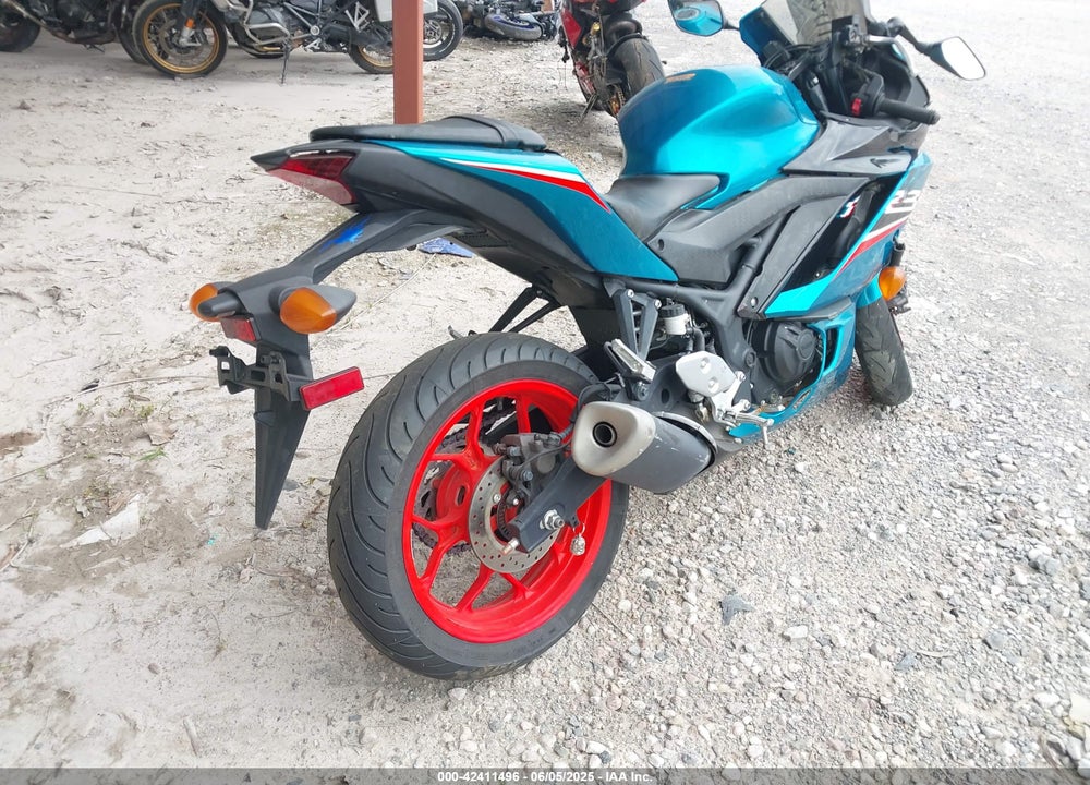 2021 YAMAHA YZFR3 A VIN: MH3RH18Y9MK006746