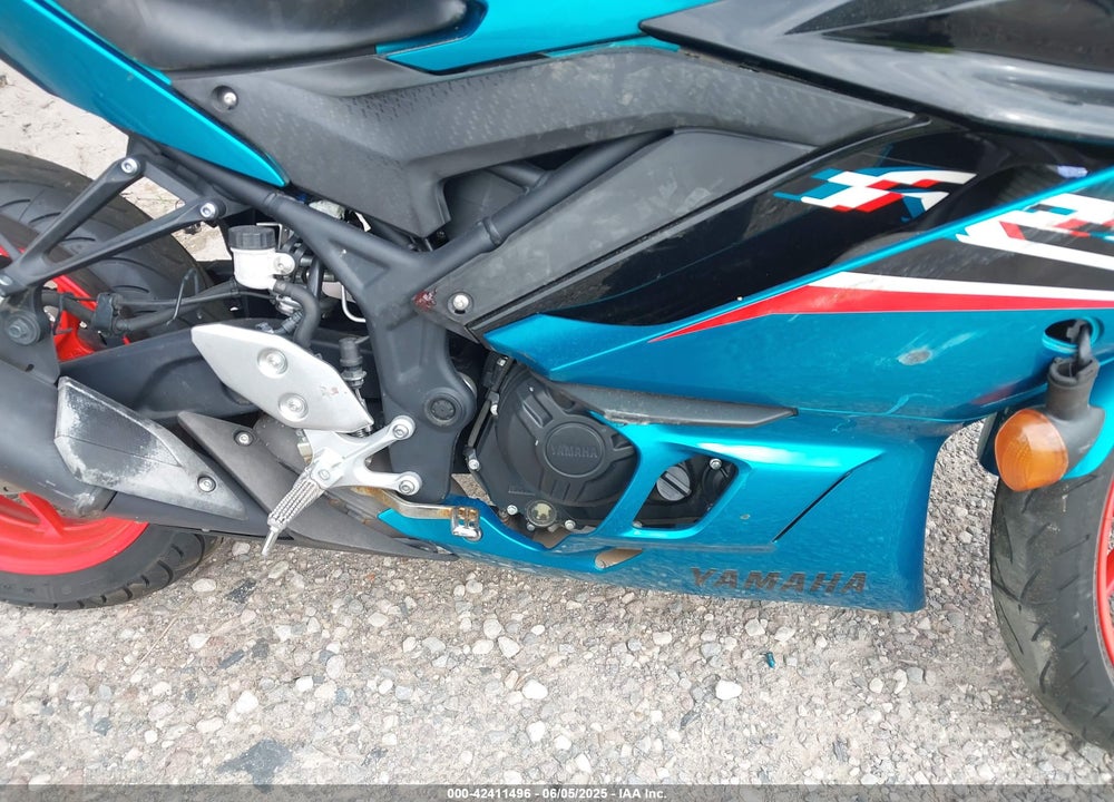 2021 YAMAHA YZFR3 A VIN: MH3RH18Y9MK006746