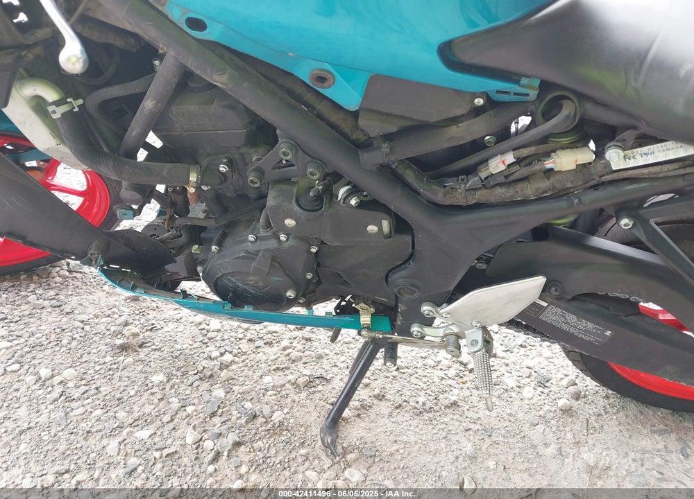 2021 YAMAHA YZFR3 A VIN: MH3RH18Y9MK006746