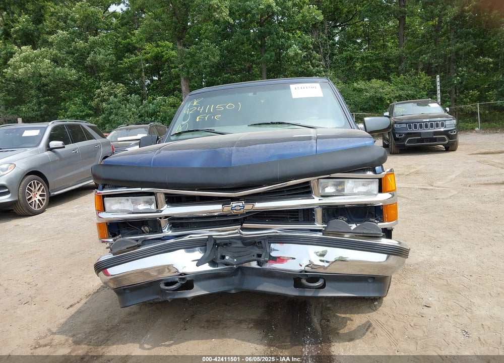 1997 CHEVROLET TAHOE LS VIN: 1GNEK13R8VJ437236
