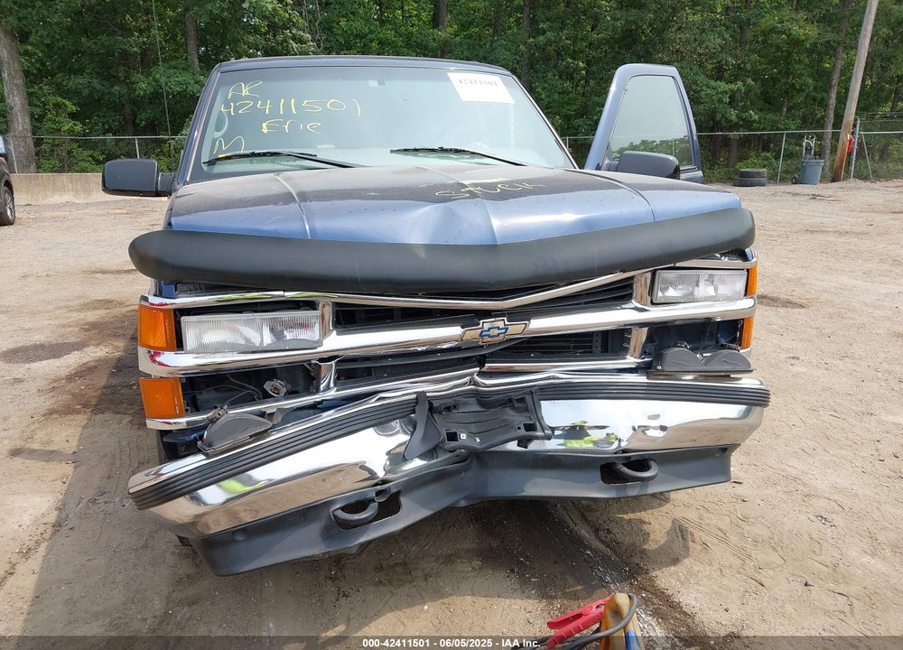 1997 CHEVROLET TAHOE LS VIN: 1GNEK13R8VJ437236