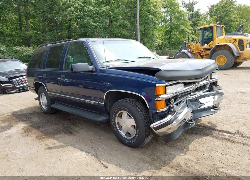 1997 CHEVROLET TAHOE LS VIN: 1GNEK13R8VJ437236