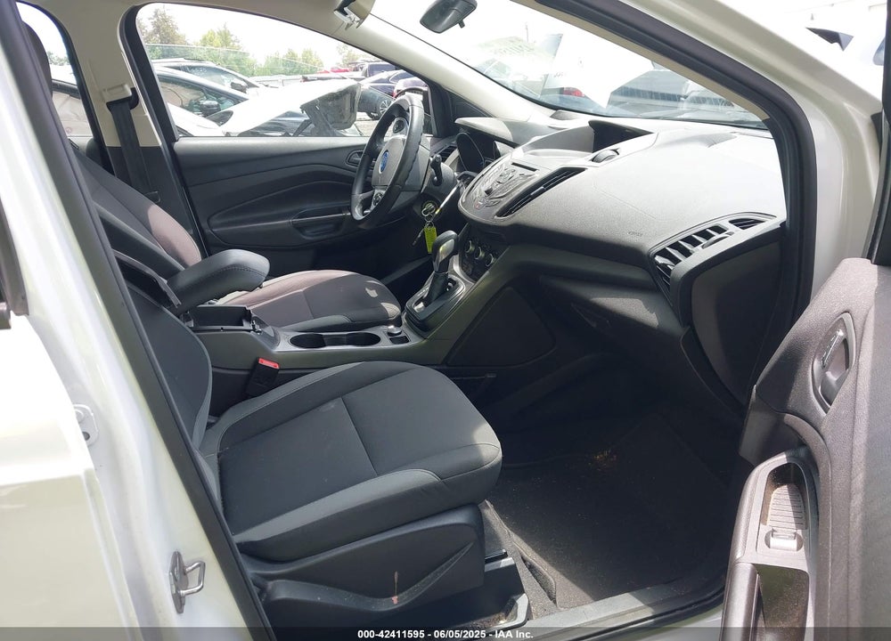 2016 FORD ESCAPE VIN: 1FMCU0F70GUB15685