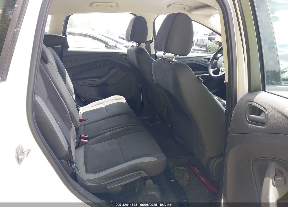 2016 FORD ESCAPE VIN: 1FMCU0F70GUB15685