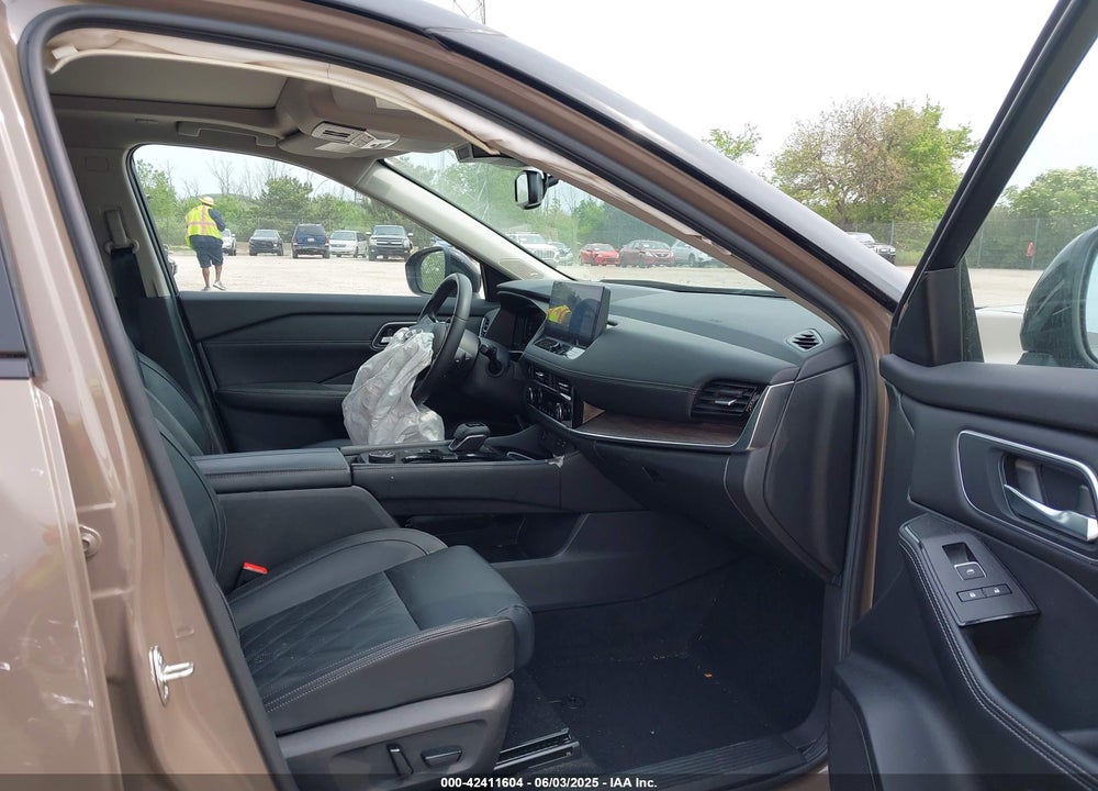 2024 NISSAN ROGUE VIN: JN8BT3DD9RW250575