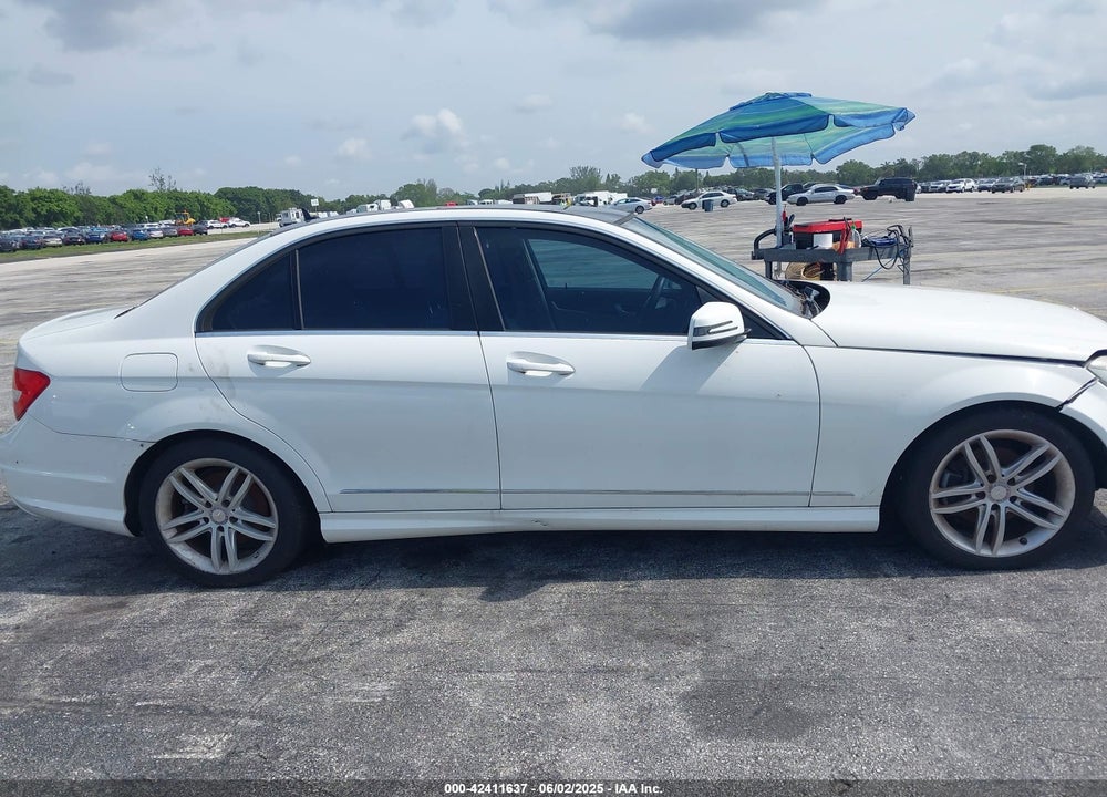 2014 MERCEDES-BENZ C 250 VIN: WDDGF4HB0EA963191