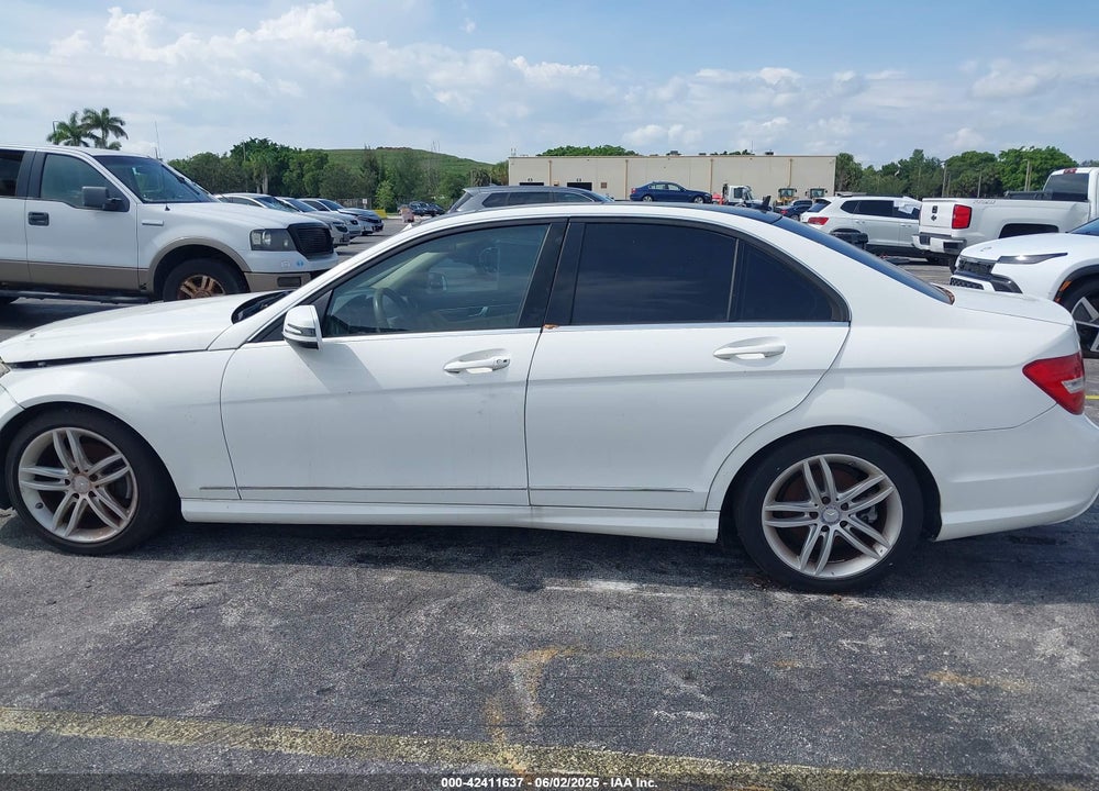 2014 MERCEDES-BENZ C 250 VIN: WDDGF4HB0EA963191