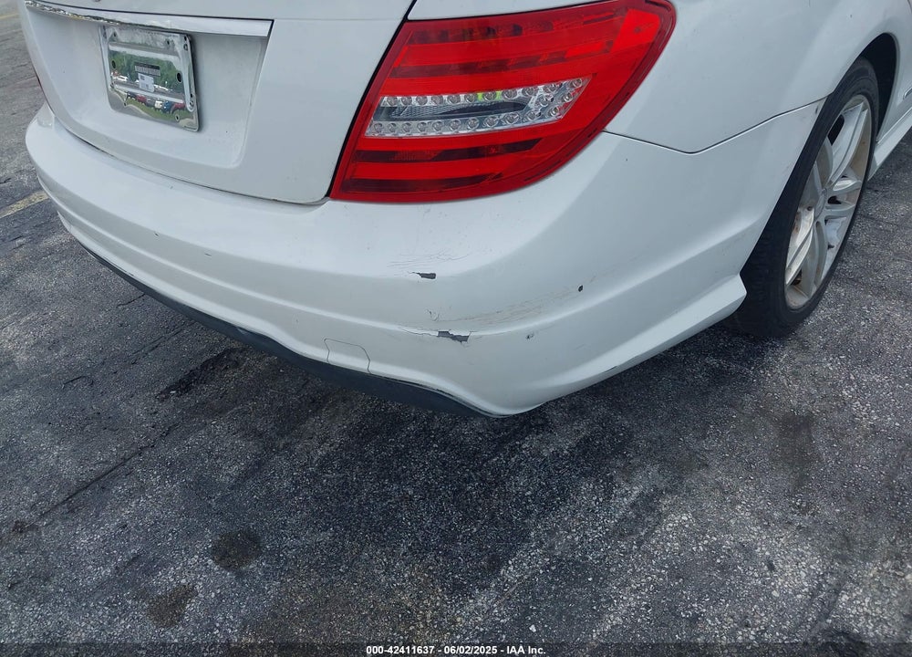 2014 MERCEDES-BENZ C 250 VIN: WDDGF4HB0EA963191