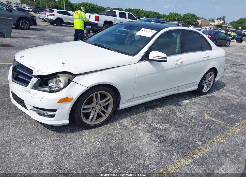 2014 MERCEDES-BENZ C 250 VIN: WDDGF4HB0EA963191