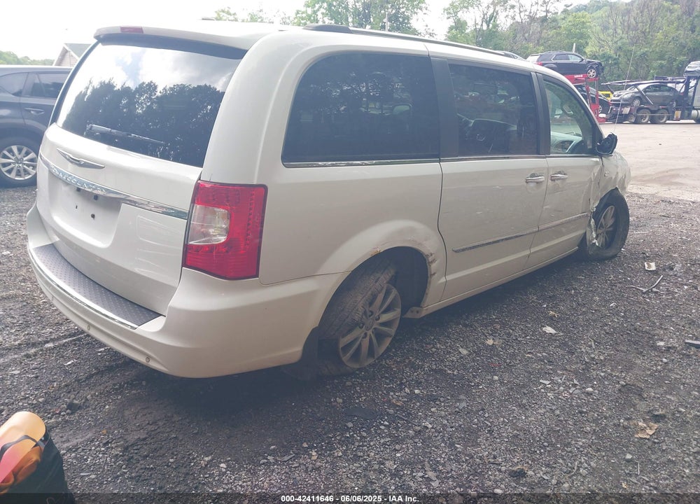 2014 CHRYSLER TOWN & COUNTRY VIN: 2C4RC1CG9ER425968