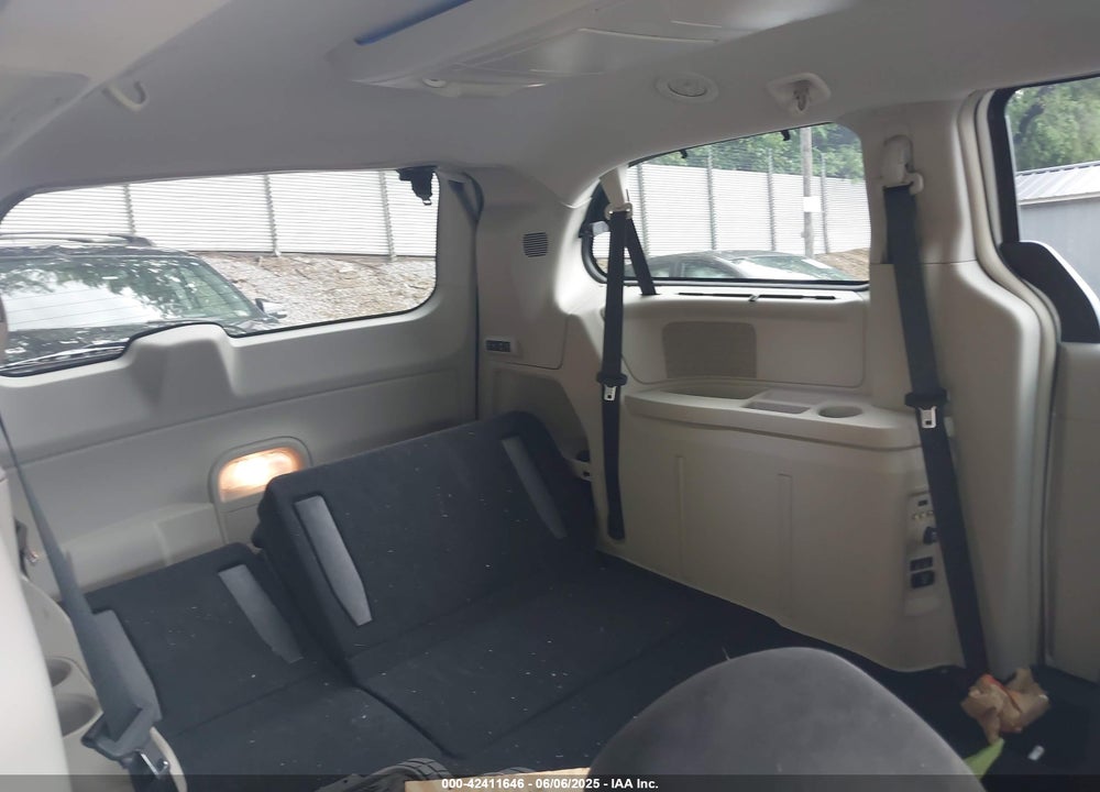 2014 CHRYSLER TOWN & COUNTRY VIN: 2C4RC1CG9ER425968