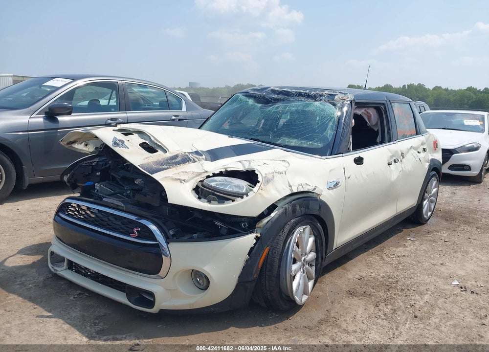 2020 MINI HARDTOP VIN: WMWXU9C04L2M07490