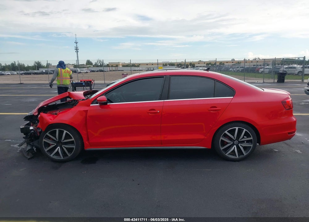 2013 VOLKSWAGEN JETTA GLI AUTOBAHN VIN: 3VW567AJ7DM405874