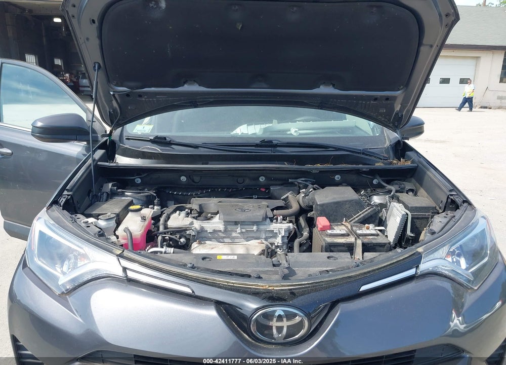 2018 TOYOTA RAV4 VIN: 2T3BFREV4JW850856