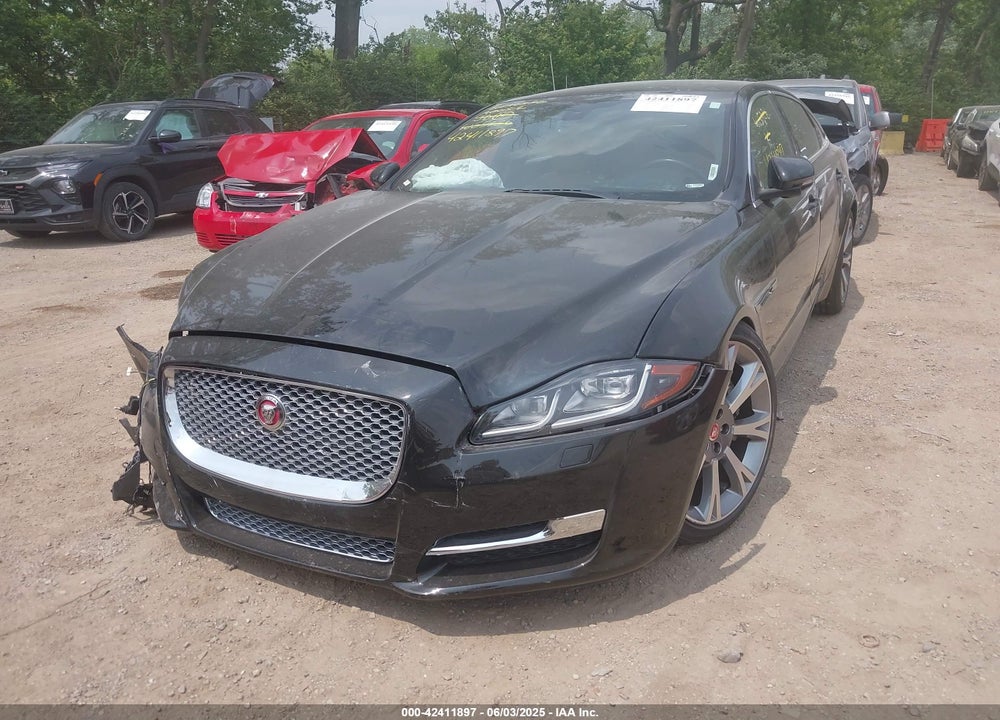 2017 JAGUAR XJ VIN: SAJWJ2GD4H8W05326