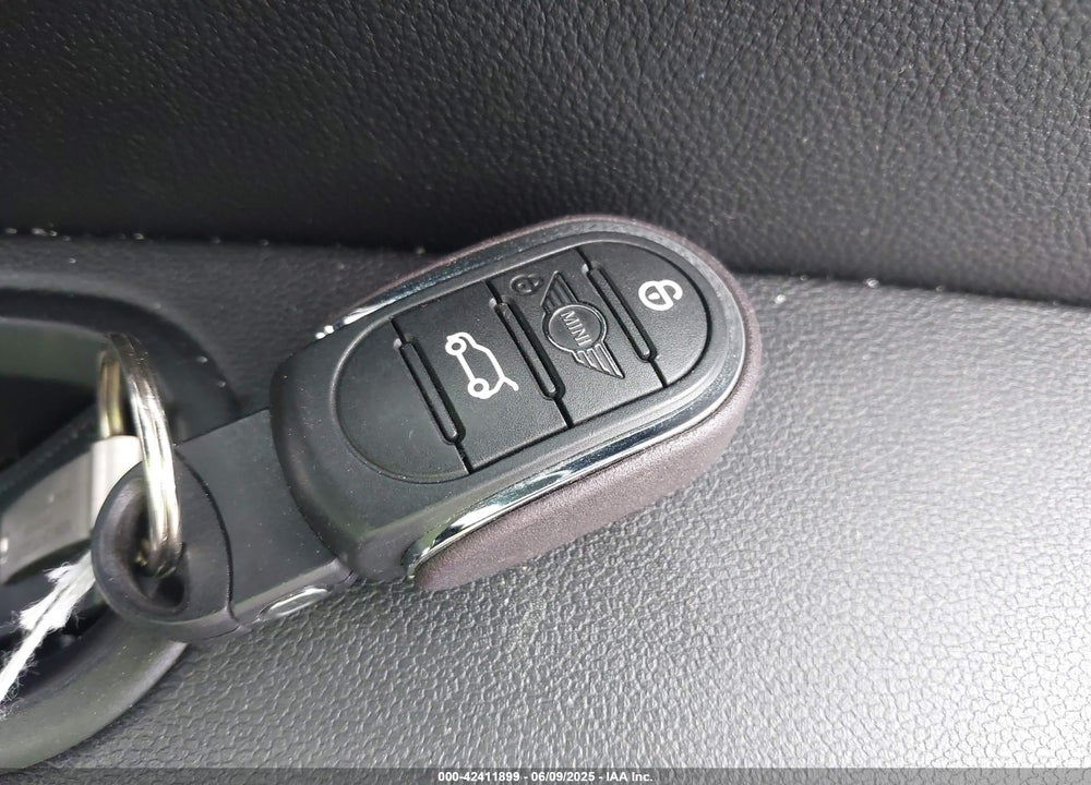2019 MINI CLUBMAN VIN: WMWLU5C53K2G80148