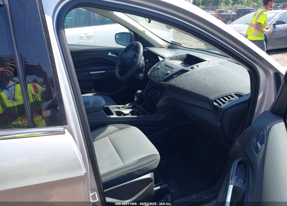 2017 FORD ESCAPE SE VIN: 1FMCU9G93HUB67348