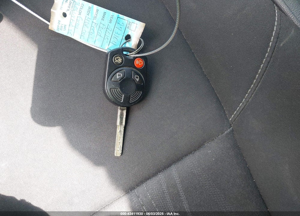 2015 FORD FOCUS VIN: 1FADP3K21FL273104